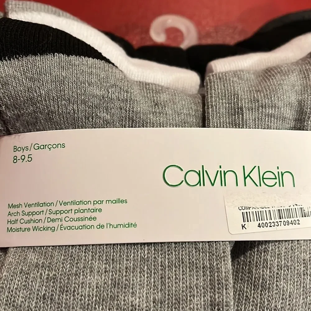 NWT Calvin Klein Boys Socks